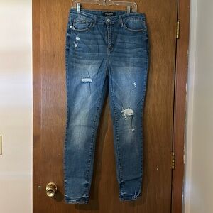 Judy Blue Rainbow embroidered skinny jeans size 13/31 washed once never worn.